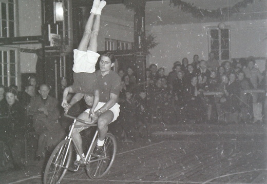 Radfahrer-Verein - (Foto von 1951) Saalsportfest Neujahr (19)