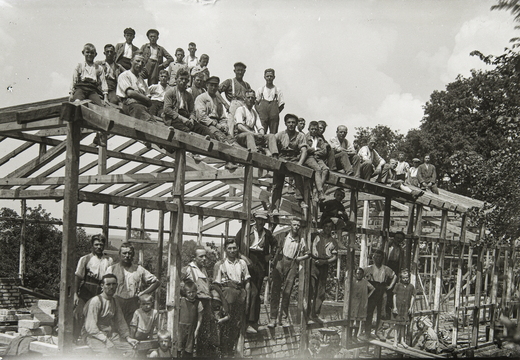 Ober-Hilbersheim - (Foto von 1926) Bau der Turnhalle
