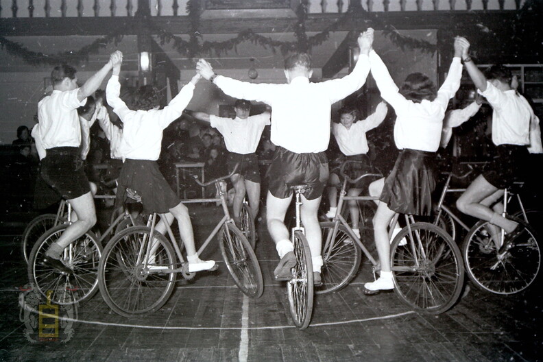 1951_FR166_Saalsportfest_Neujahr_3.jpg