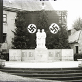 Nieder-Saulheim - (Foto von 1936) Ehrenmal zum Gedenken der Opfer "Erster Weltkrieg"