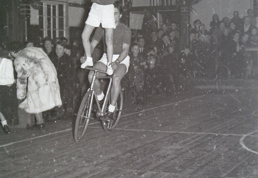 Radfahrer-Verein - (Foto von 1951) Saalsportfest Neujahr (21)