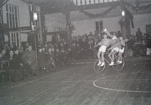 Radfahrer-Verein - (Foto von 1951) Saalsportfest Neujahr (35)