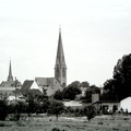 Nieder-Saulheim - (Foto von 1976) Evangelische und Katholische Kirche
