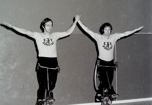 Radfahrer-Verein - (Foto von 1975) Kunstradfahrer 2er
