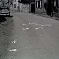 Sulzheim - (Foto von 1961) Verkehrsunfall (04) eingefärbte Unfallspuren