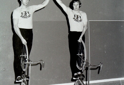 Radfahrer-Verein - (Foto von 1975) Kunstradfahrer 2er