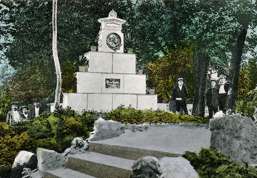 Schillerdenkmal (Foto von 1908) mit den Verehrern des Dichters