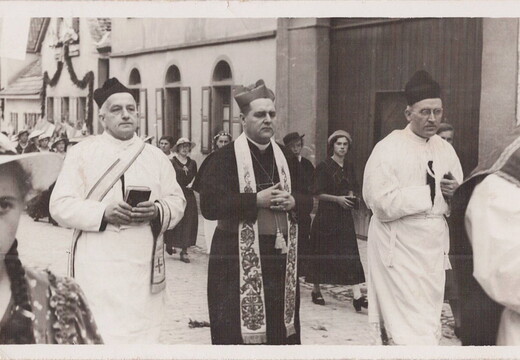 Biebelnheim - (Foto von 1955) Glockenweihe / Bischof