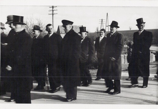 Biebelnheim - (Foto von 1955) Glockenweihe / Herrenbegleitung bei der Prozession