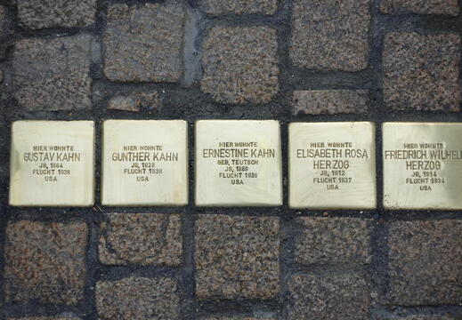 Stolpersteine 2.0 - (Foto von 2025) verlegt am Ort Pariser Straße 70