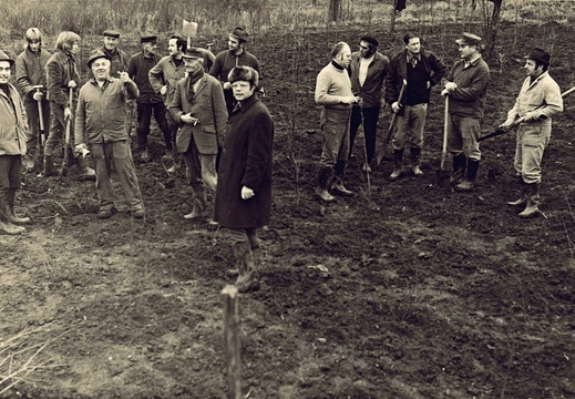 AG Natur und Umweltschutz - (Foto von 1973) Pflanzaktion (1)
