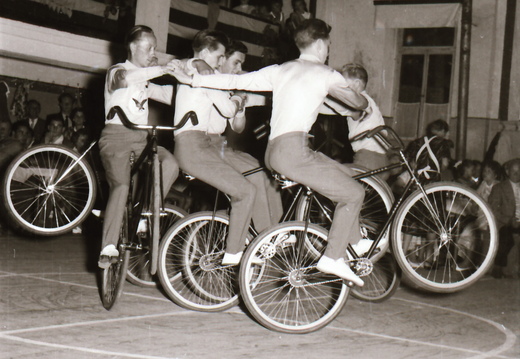 Radfahrer-Verein - (Foto von 1957) Radfahrer Fest / Kunstradwettbewerb (24)