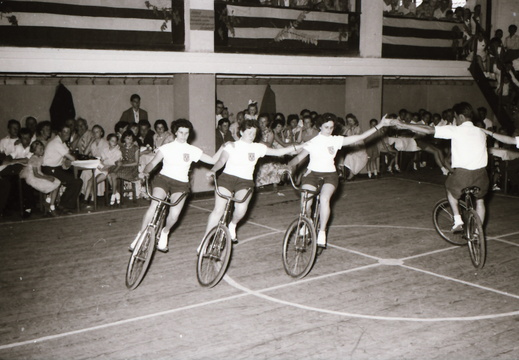 Radfahrer-Verein - (Foto von 1957) Radfahrer Fest / Kunstradwettbewerb (53)