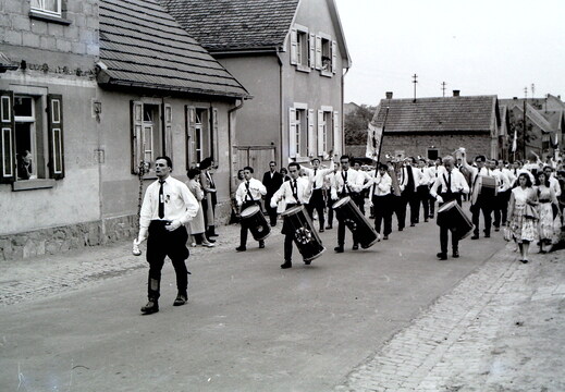 Karnevalverein - (Foto von 1958) Festzug der Fanfaren (01)