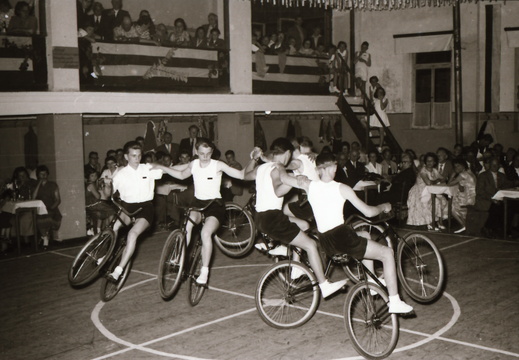 Radfahrer-Verein - (Foto von 1957) Radfahrer Fest / Kunstradwettbewerb (51)