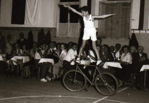 Radfahrer-Verein - (Foto von 1957) Radfahrer Fest / Kunstradwettbewerb (47)