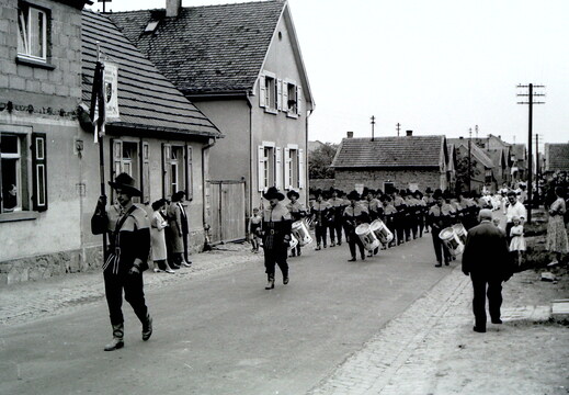 Karnevalverein - (Foto von 1958) Festzug der Fanfaren (25)