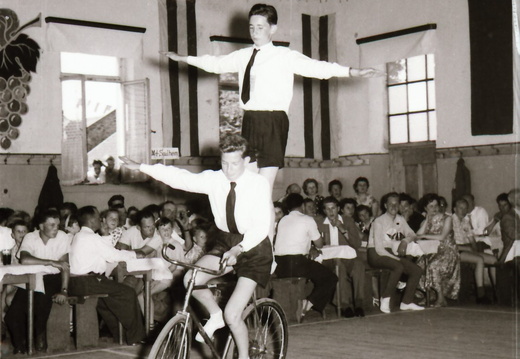 Radfahrer-Verein - (Foto von 1957) Radfahrer Fest / Kunstradwettbewerb (63)