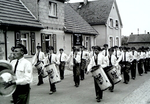 Karnevalverein - (Foto von 1958) Festzug der Fanfaren (20)