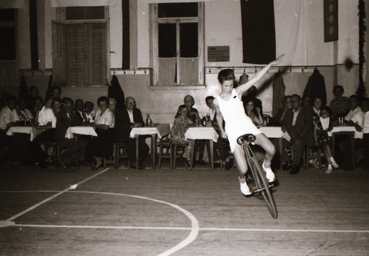 Radfahrer-Verein - (Foto von 1957) Radfahrer Fest / Kunstradwettbewerb (48)