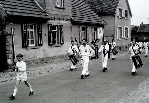 Karnevalverein - (Foto von 1958) Festzug der Fanfaren (28)