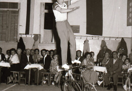 Radfahrer-Verein - (Foto von 1957) Radfahrer Fest / Kunstradwettbewerb (26)