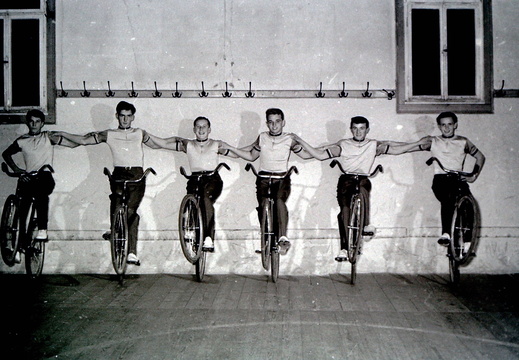 Radfahrer-Verein (1959) Präsentation Kunstrad Sechser