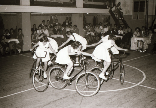 Radfahrer-Verein - (Foto von 1957) Radfahrer Fest / Kunstradwettbewerb (30)