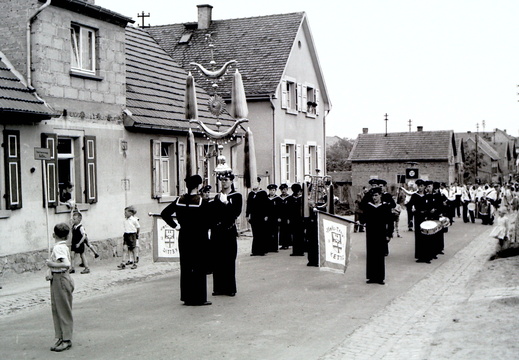 Karnevalverein - (Foto von 1958) Festzug der Fanfaren (15)