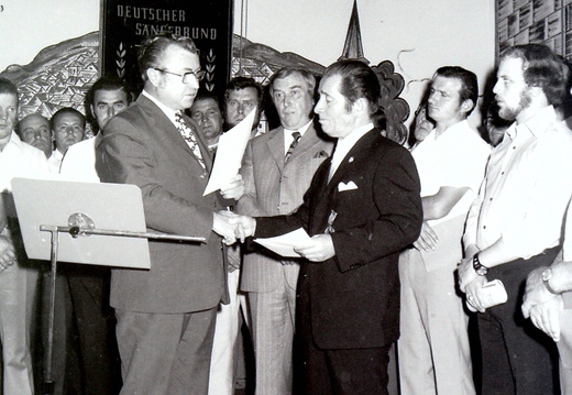 Sängerbund (1973) Verleihung der Bundesverdienstmedaille an Karl Klett