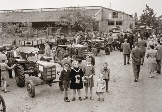 Wallertheim - (Foto von 1958) Landmaschinen Dexheimer (03)