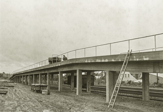 Saulheim - (Foto von 1958) Abladen von Zuckerrüben am Bahnhof (05)