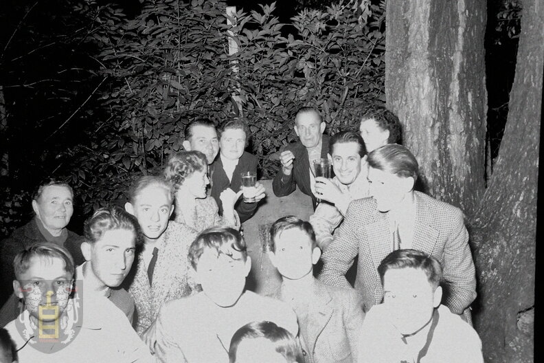 Brückenfest - (Foto von 1956)  (21) Festesucher.jpg