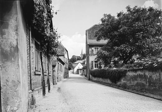 Eichhaus - (Foto von 1950) Pfarrstraße, Blick Richtung evangelische Kirche